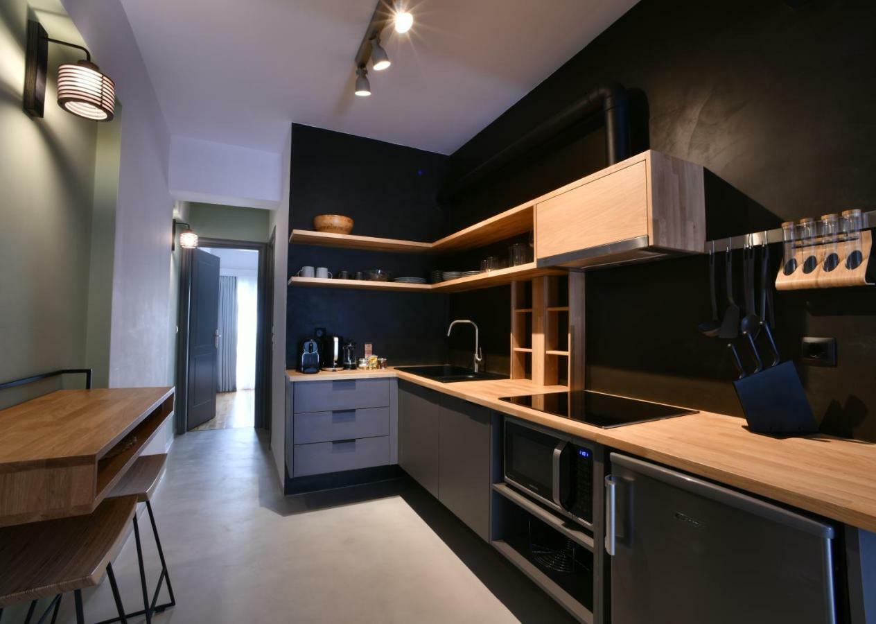 Soho Apartments By Olala Homes Атина Екстериор снимка